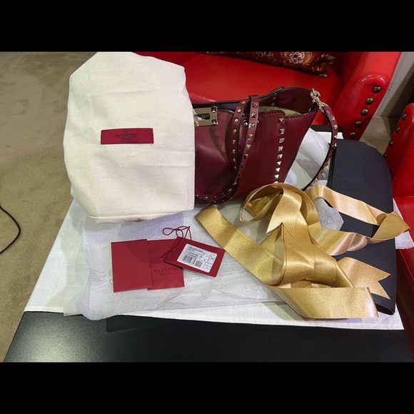 Valentino Small Rockstud Bag in Red Smooth Leather - Picture 7 of 9